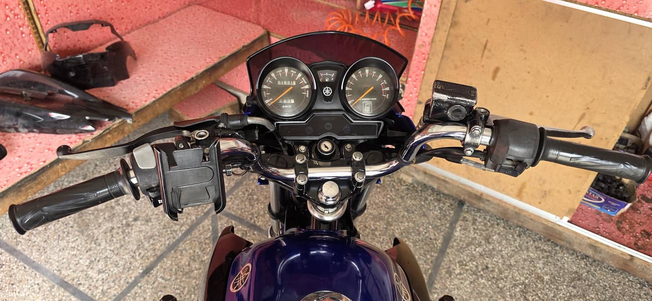 YBR 125cc 4