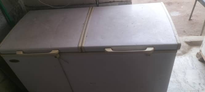 Frezer For sale , Old Model 2 sided ,1 Side VIP Coling , 1 side Normal