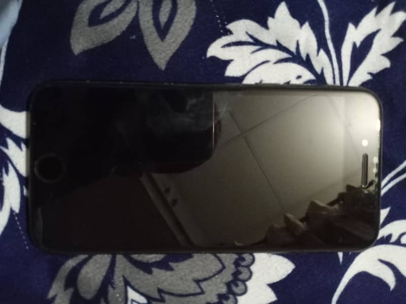 Apple iPhone 7 0
