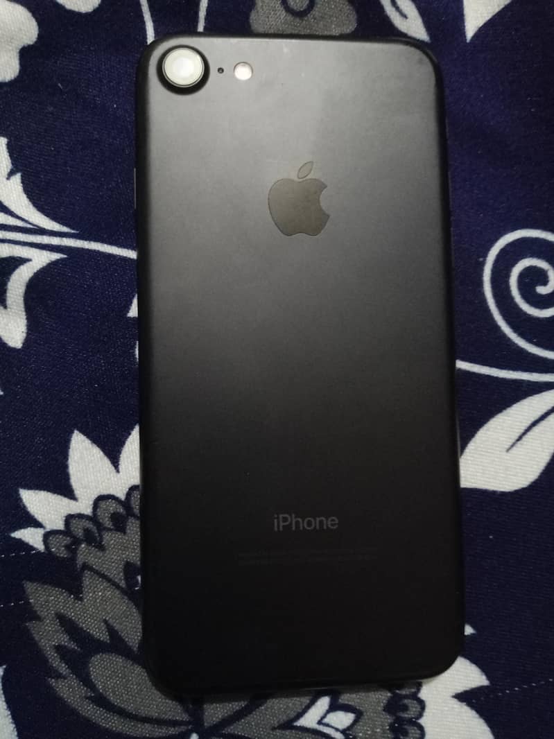 Apple iPhone 7 1