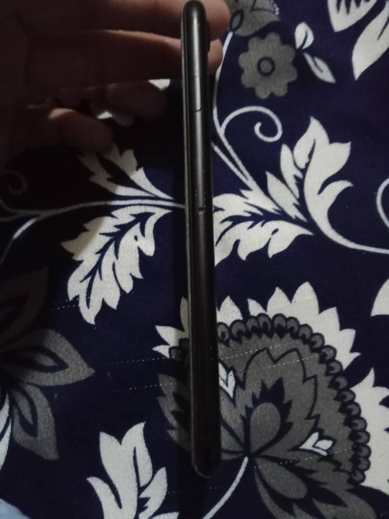 Apple iPhone 7 2
