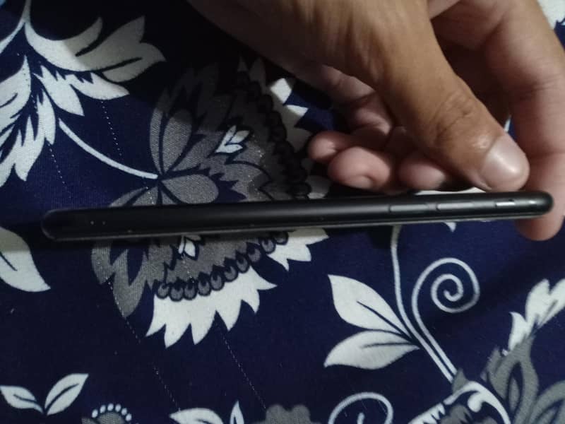 Apple iPhone 7 3