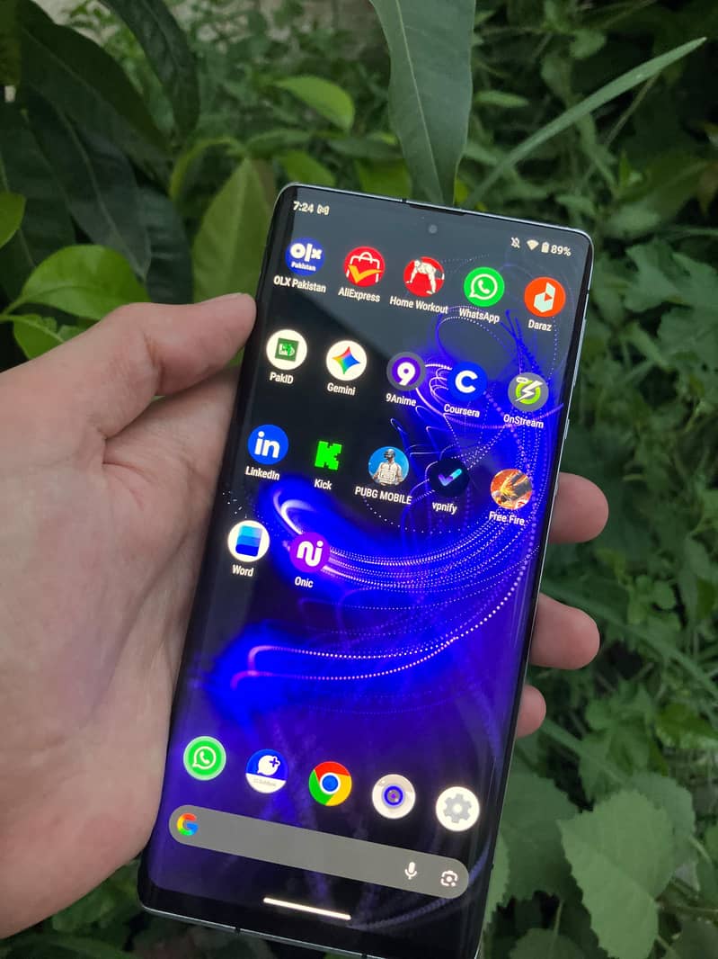 Sharp Aquos R6 2
