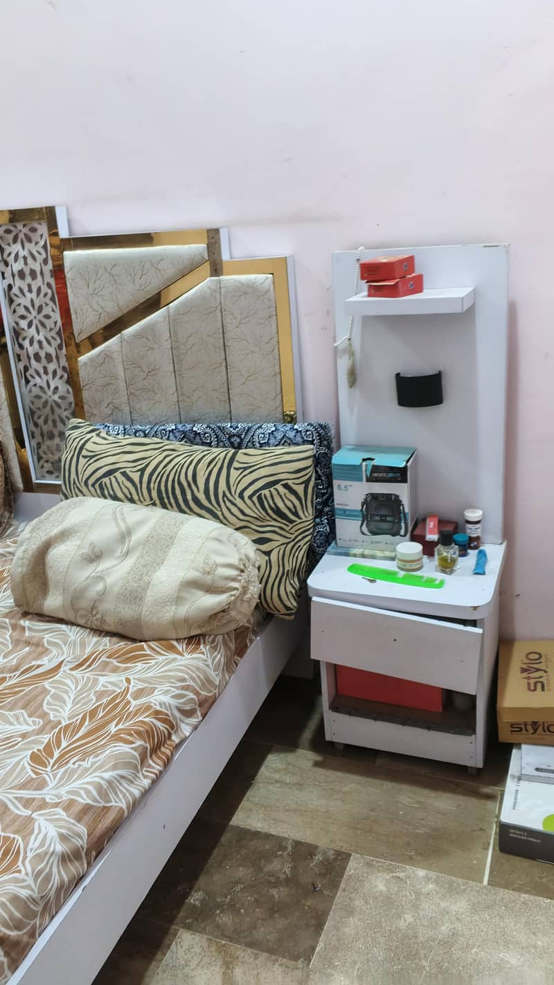Queen bed 1
