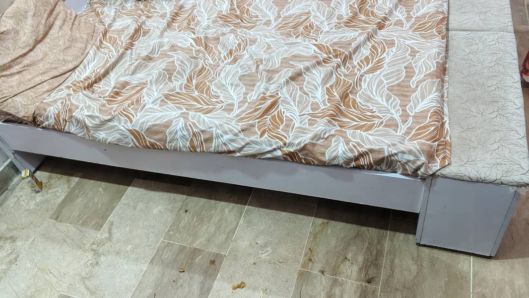 Queen bed 3