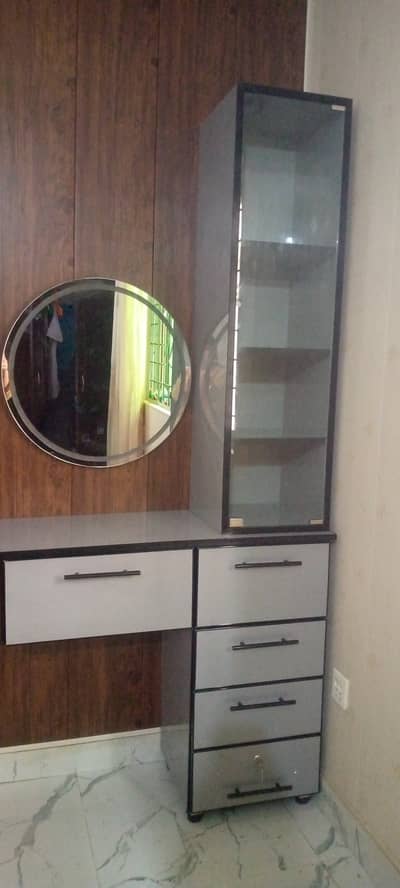 Aesthetic dressing table