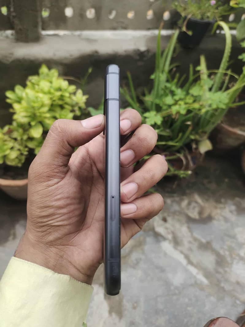 Google Pixel 8a 4