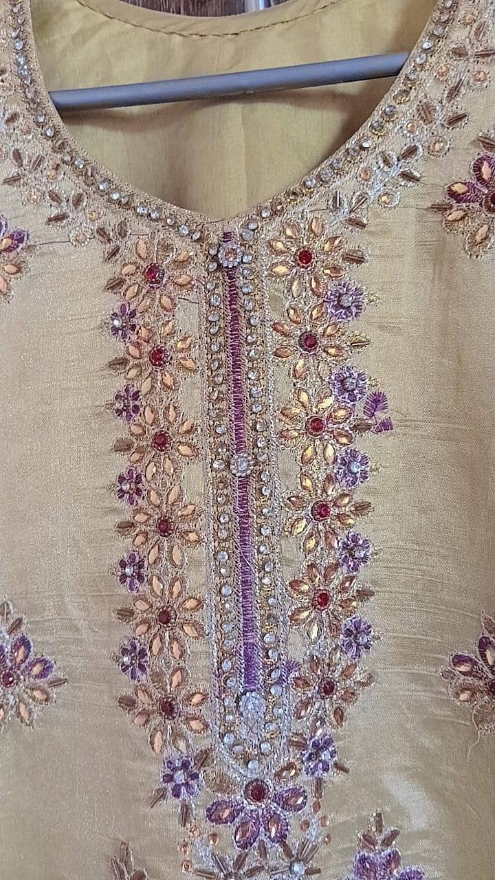 بہت ہی خوبصورت ڈیزائن میکسی 2