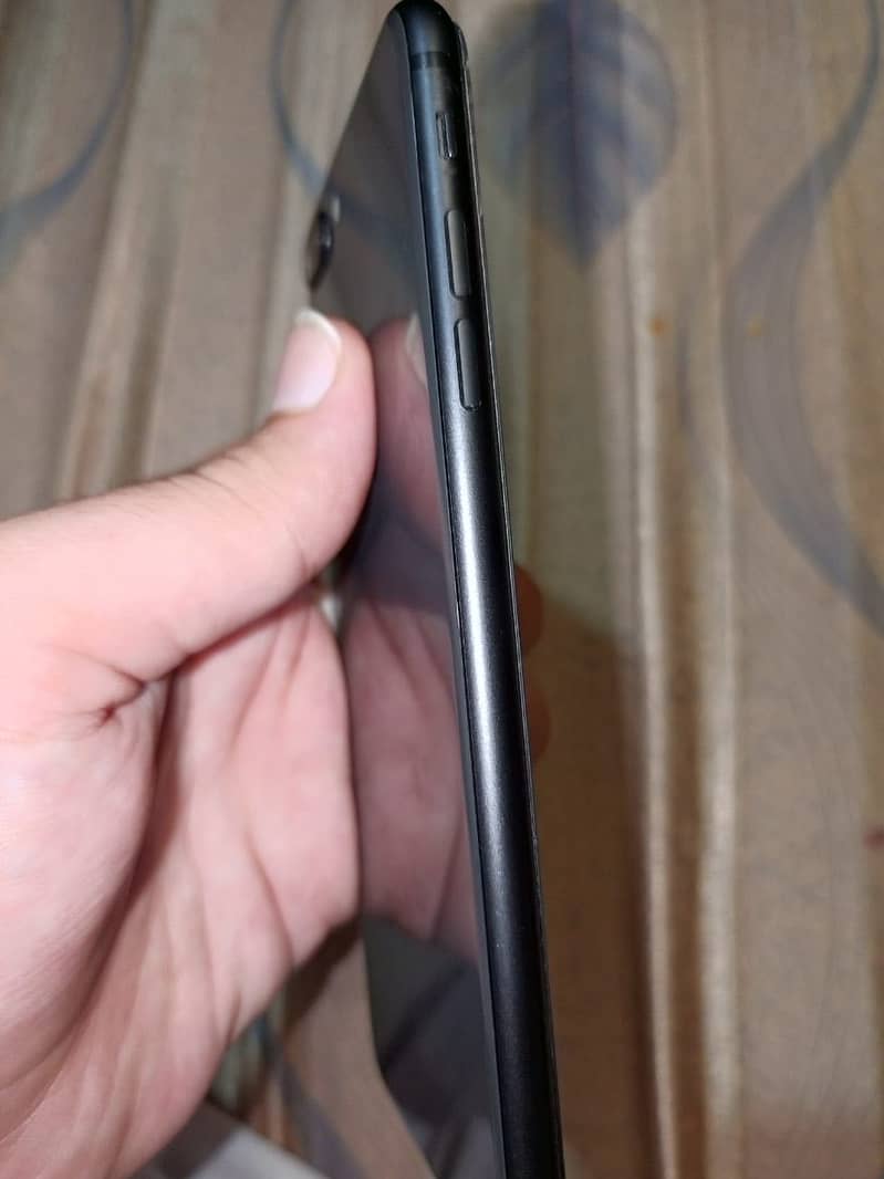 Apple iPhone 8 Plus 5