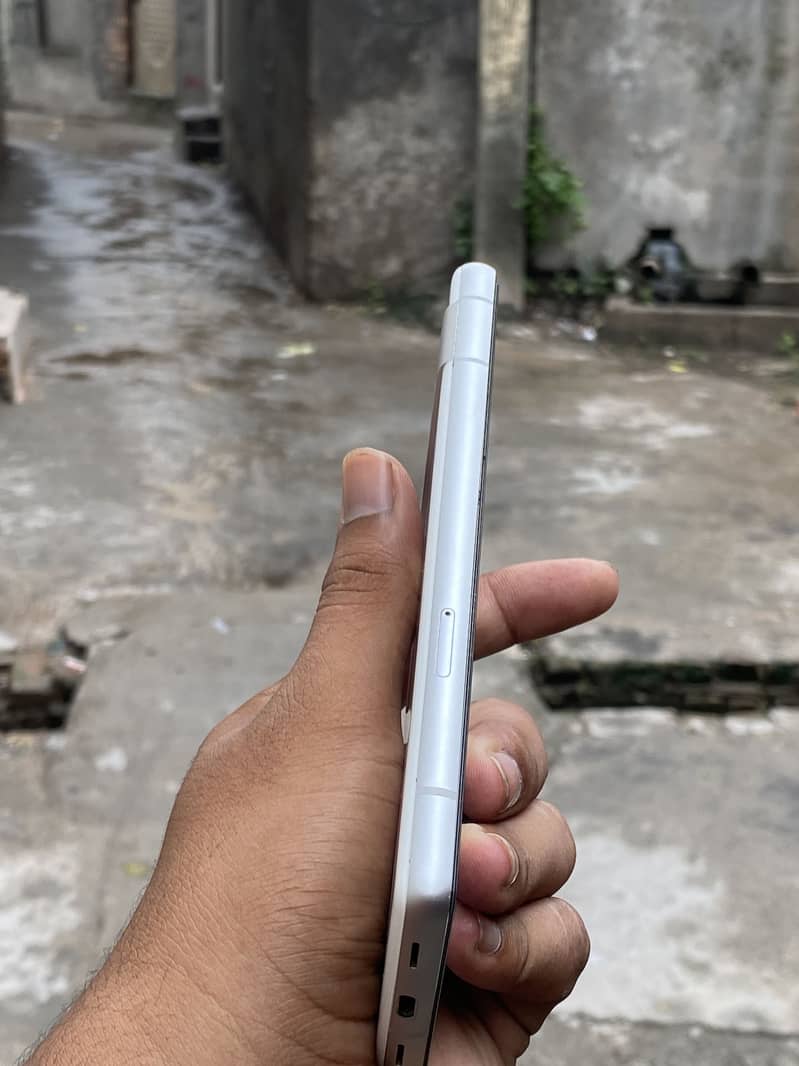 Google Pixel 7a 4