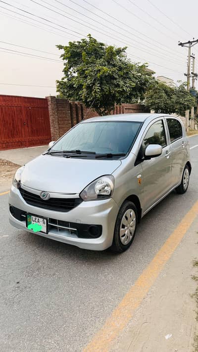 Daihatsu Mira 2012