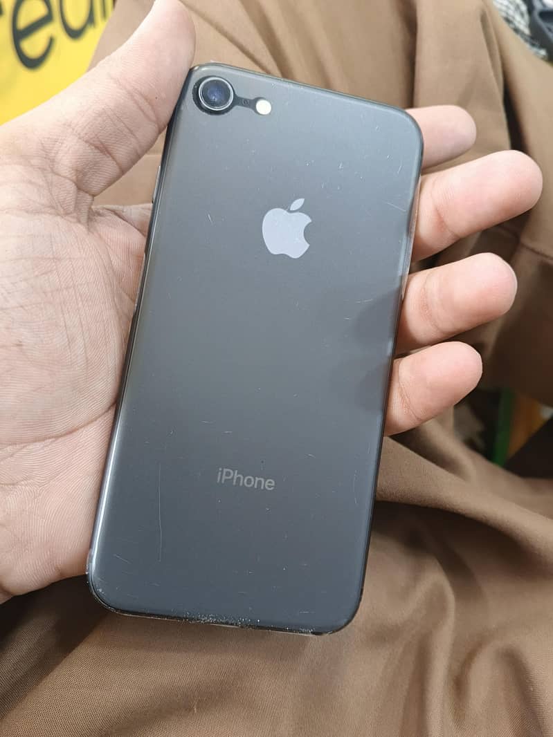 Apple iPhone 8 3