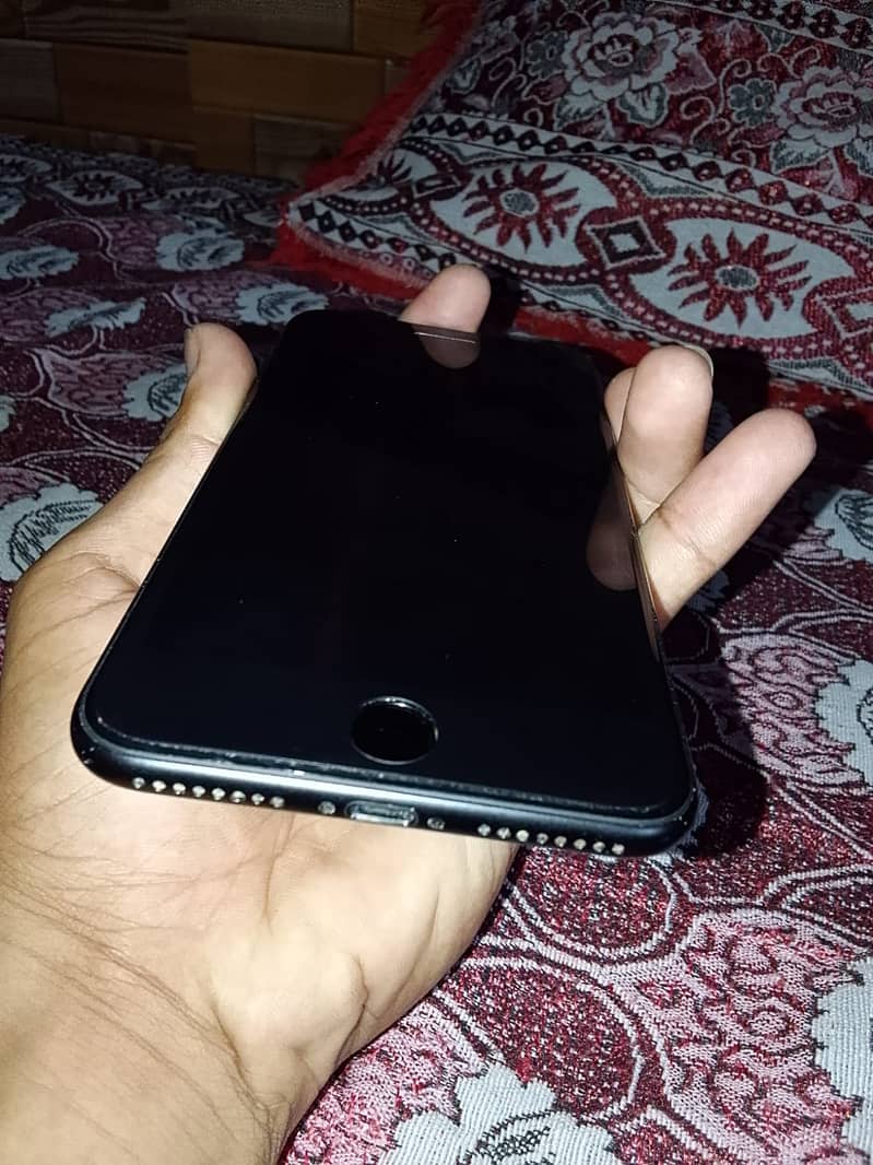Apple iPhone 7 Plus 1