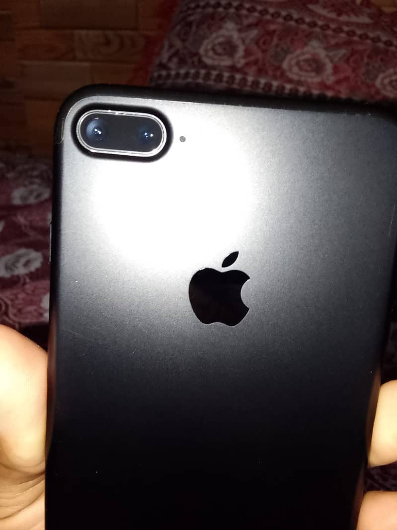 Apple iPhone 7 Plus 8