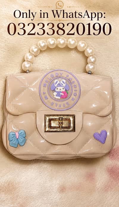Cute Mini Pearl Handle Purse – Excellent Condition