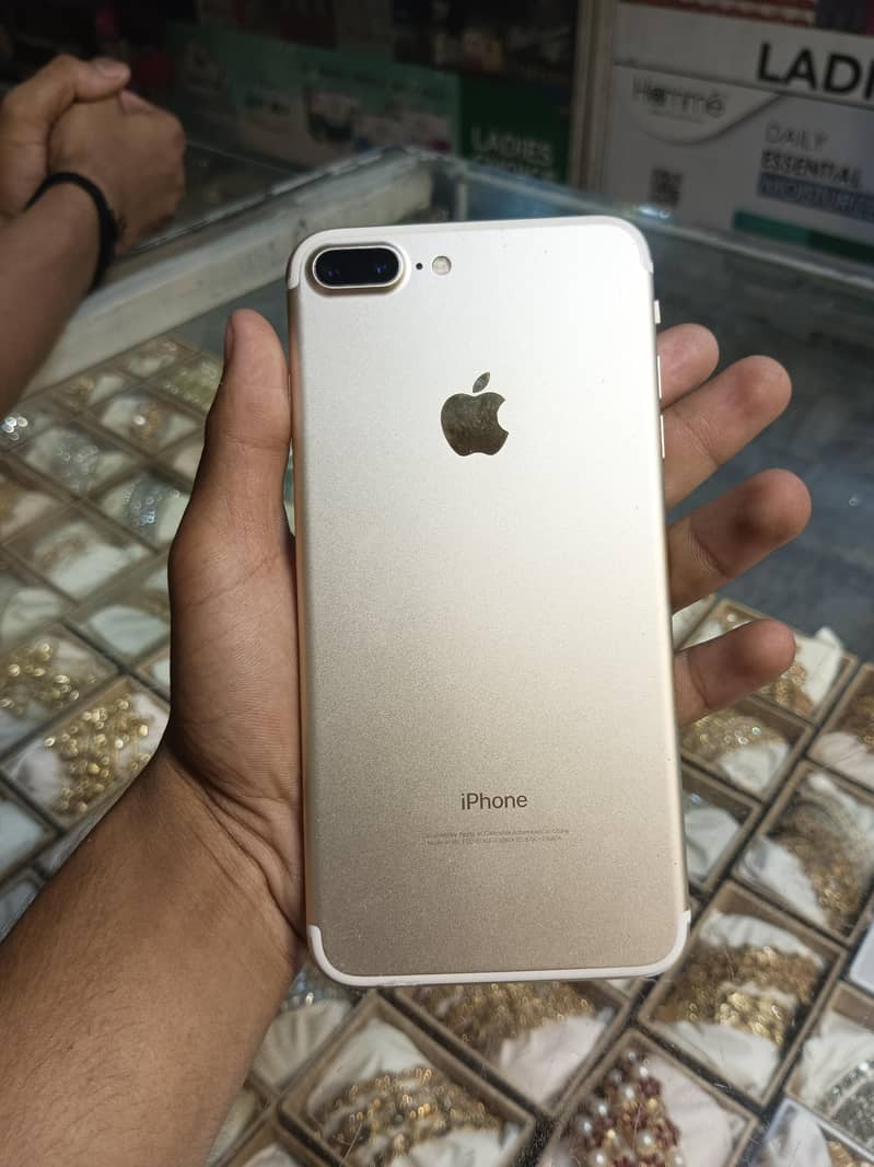 Apple iPhone 7 Plus 1