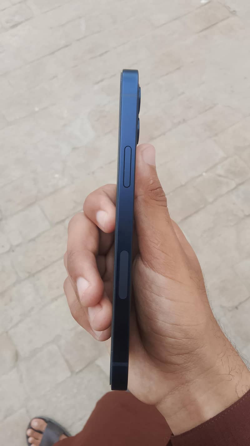 Apple iPhone 12 3
