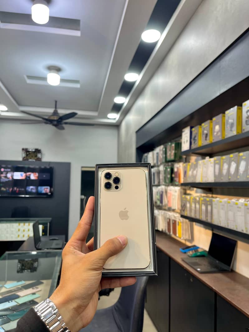 Apple iPhone 12 Pro 0