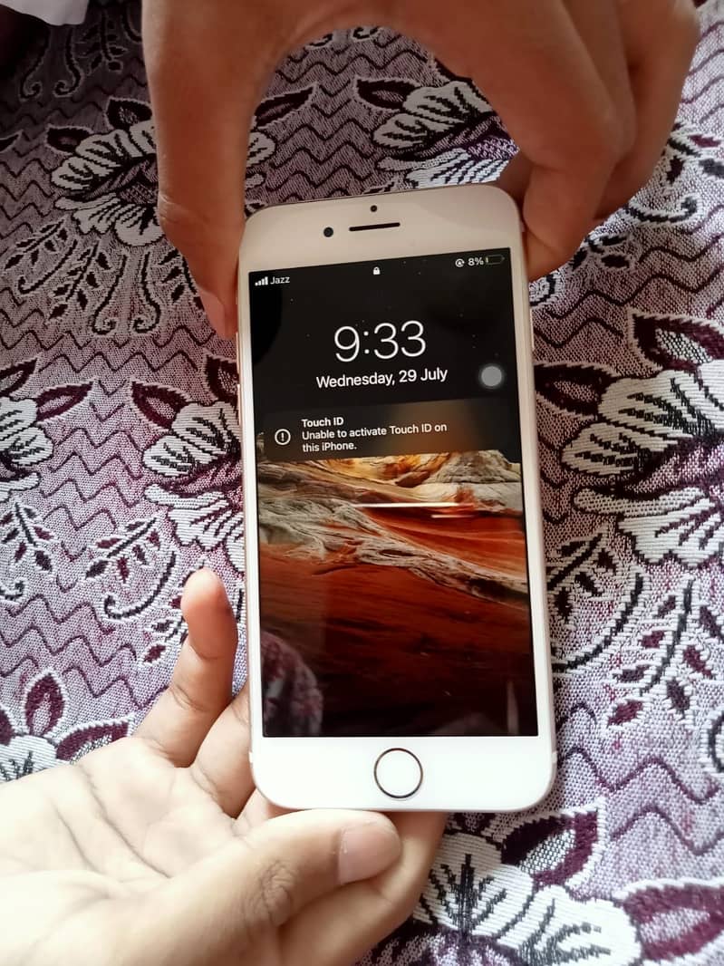 Apple iPhone 7 1