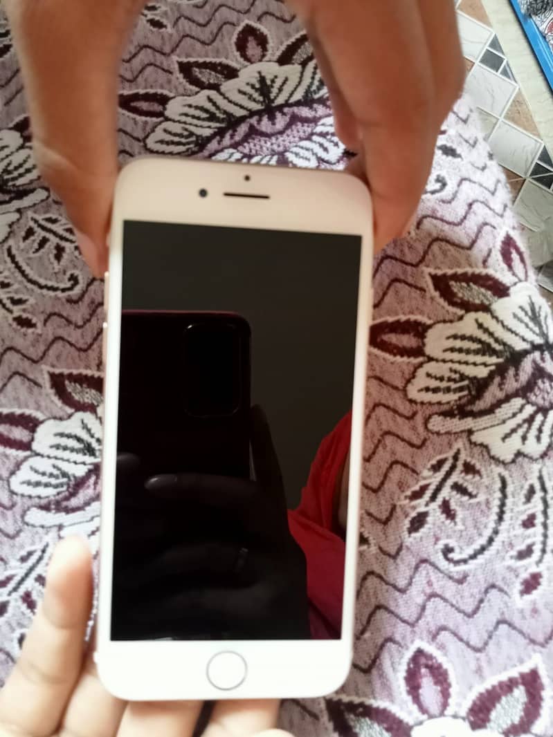 Apple iPhone 7 2