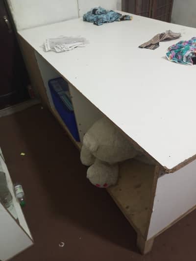 cloths cutting table for sale