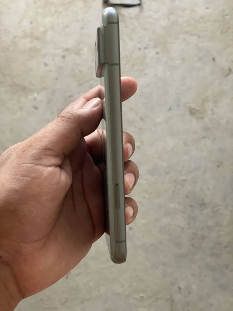 Google pixel 8 5G 1