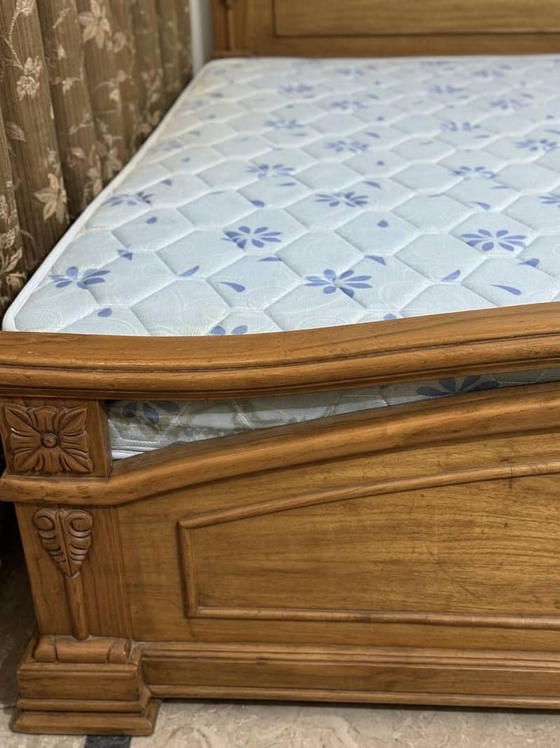 King size (Double bed) 2