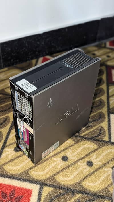 Moniter and cpu bilkul original condition
