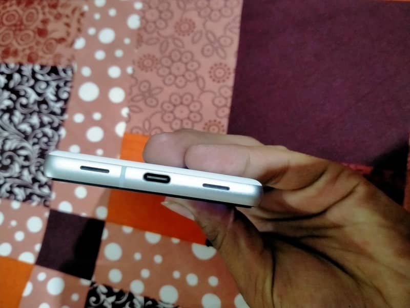 Google Pixel 7 4