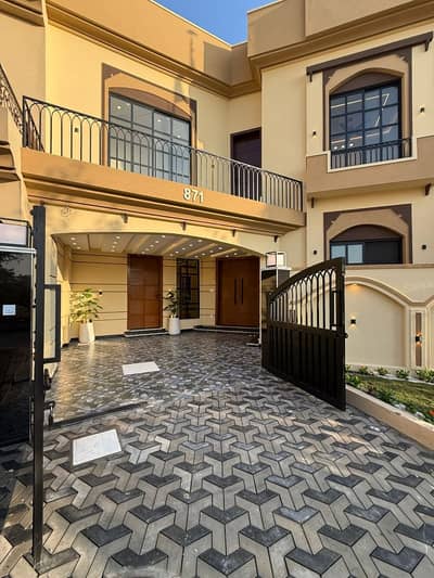 Designer 10 Marla Park Face House For Sale