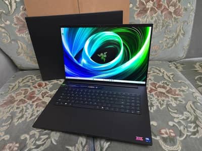 Razer Blade 18 2025 RTX 5090 Ultra 9 275HX 64GB RAM 4TB SSD UHD+ 240Hz