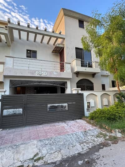 7 Marla Single Unit House Available For Rent In Usman Block Gas Installed
