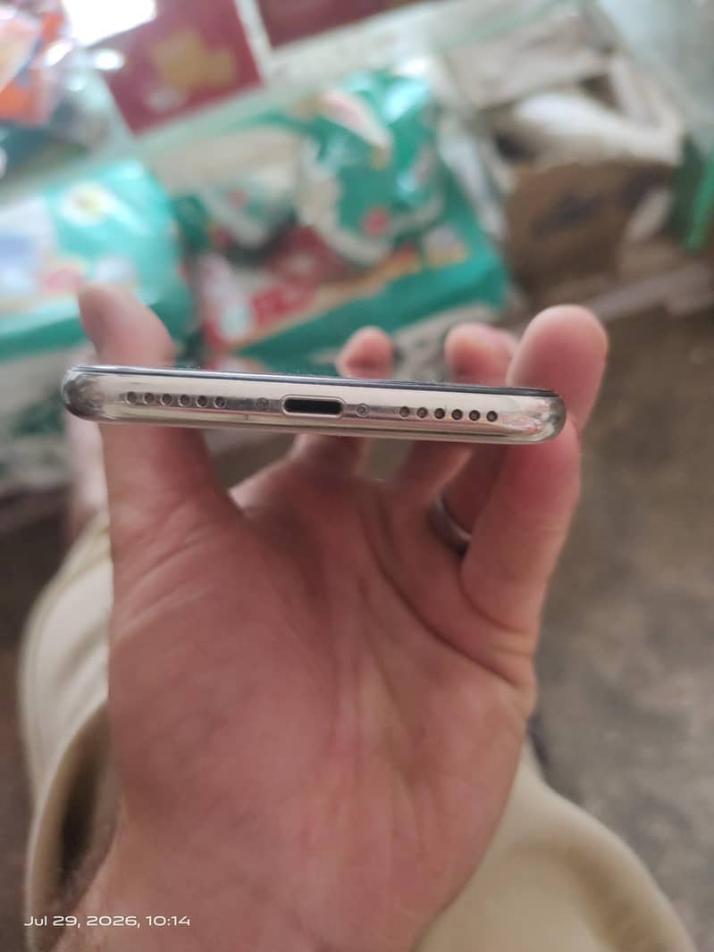 Apple iPhone X 3
