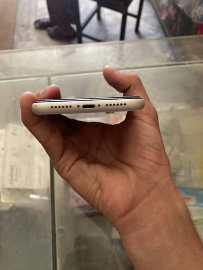 Apple iPhone XR