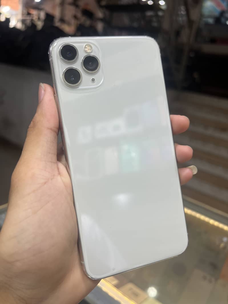 Apple iPhone 11 Pro Max 5