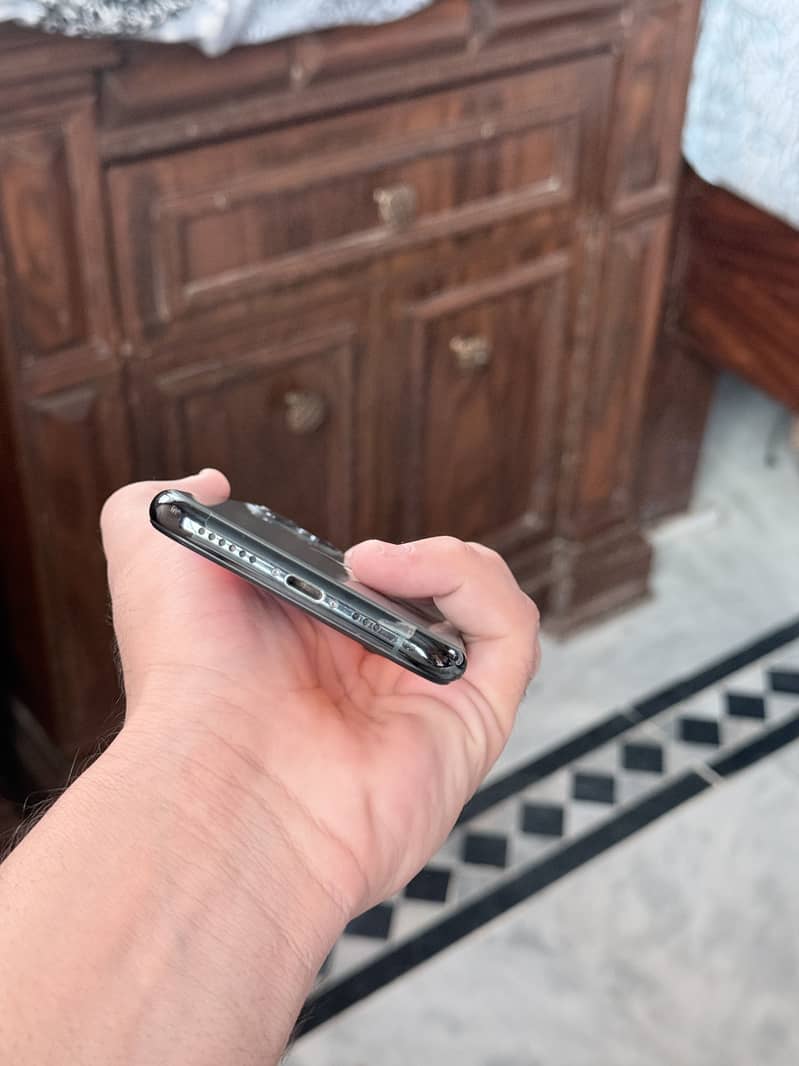 Apple iPhone 11 Pro 5
