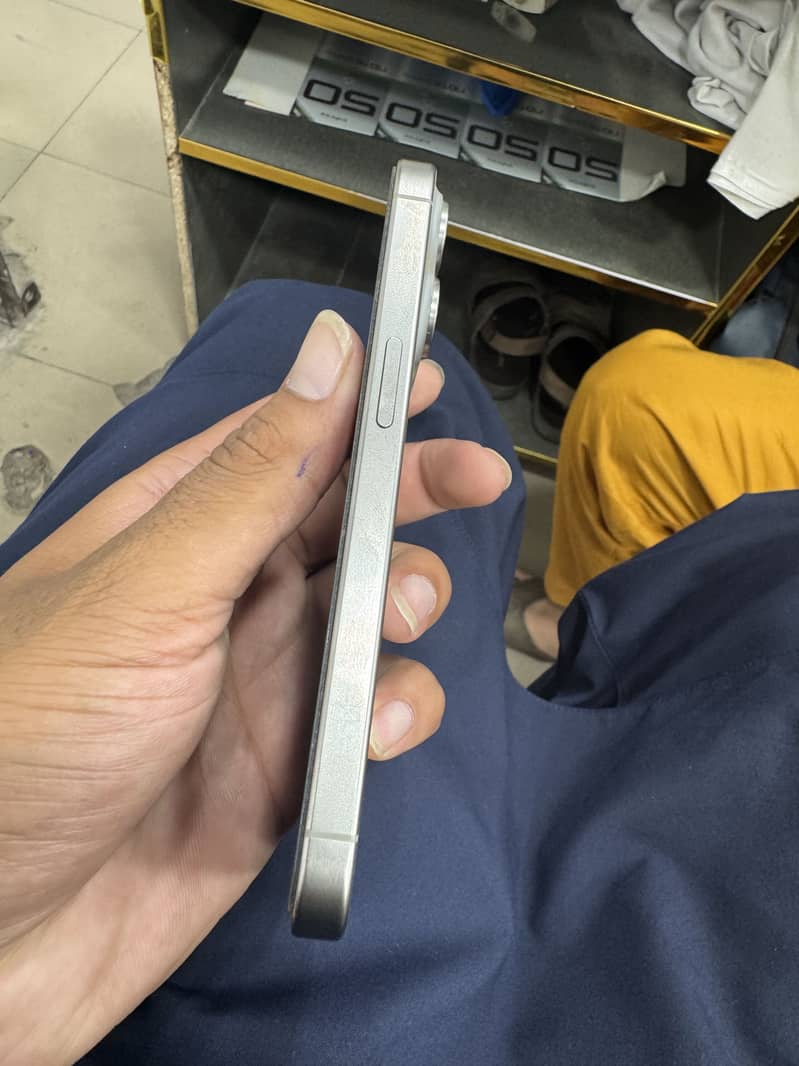 Apple iPhone 15 Pro 1