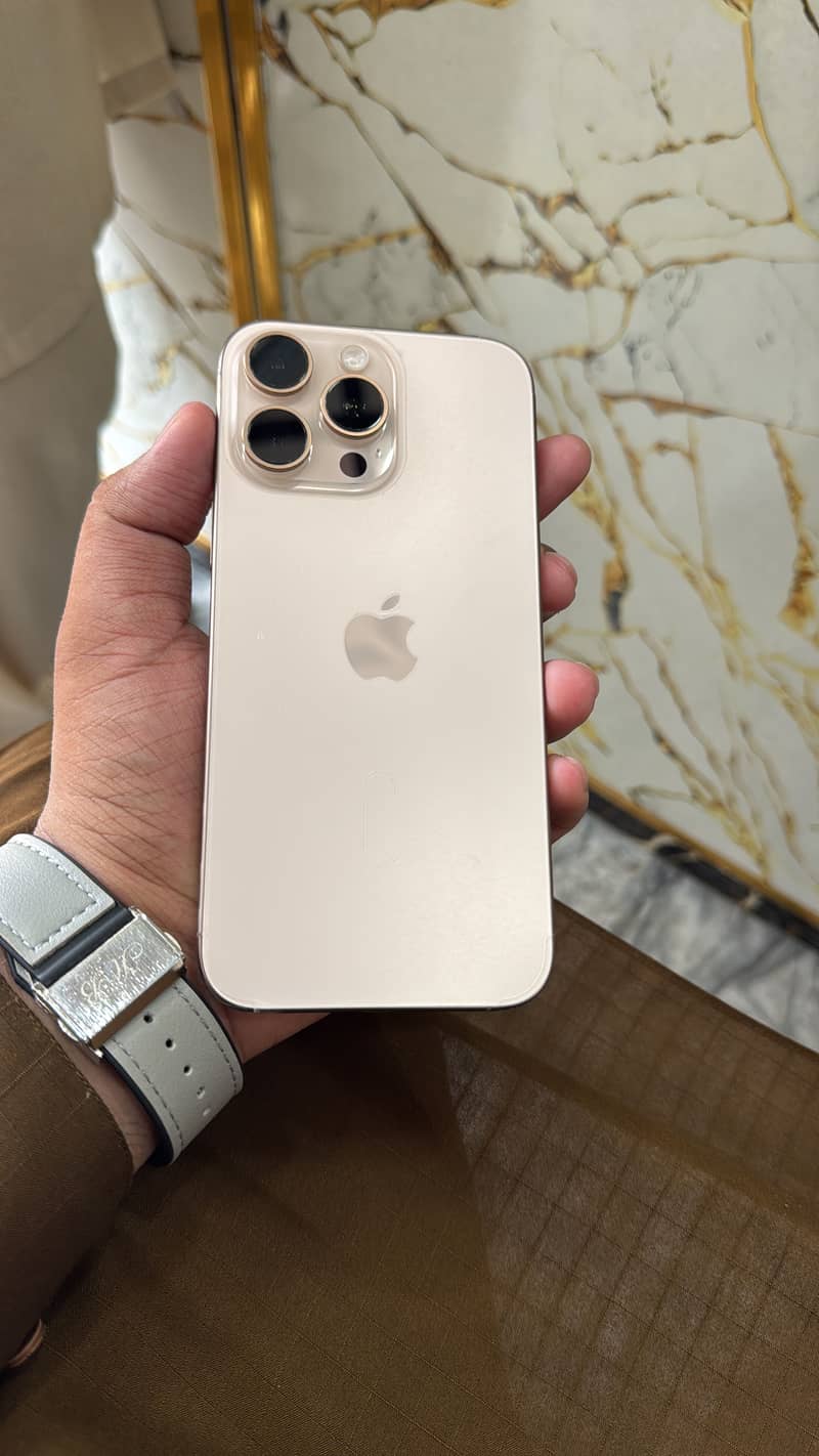 Apple iPhone 16 Pro Max 1