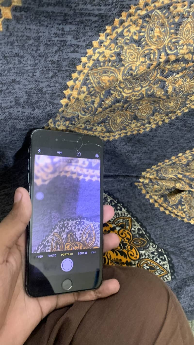 Apple iPhone 7 Plus 1