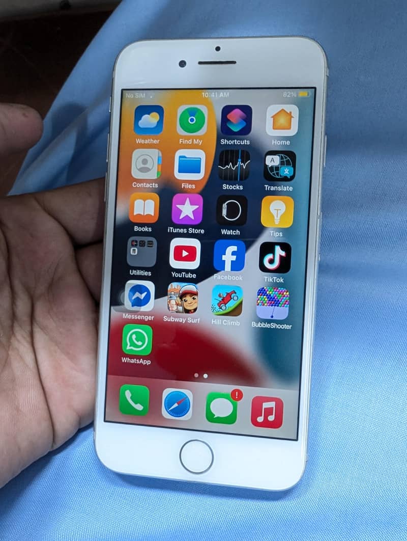 Apple iPhone 7 0