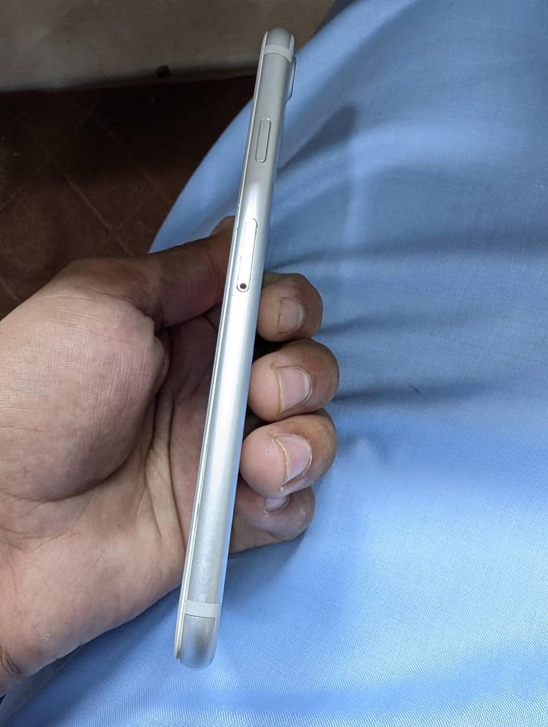 Apple iPhone 7 1