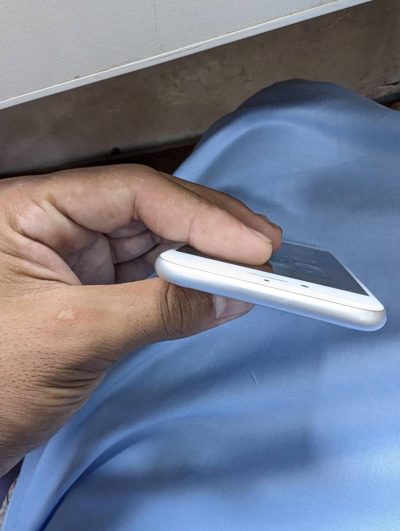 Apple iPhone 7 5