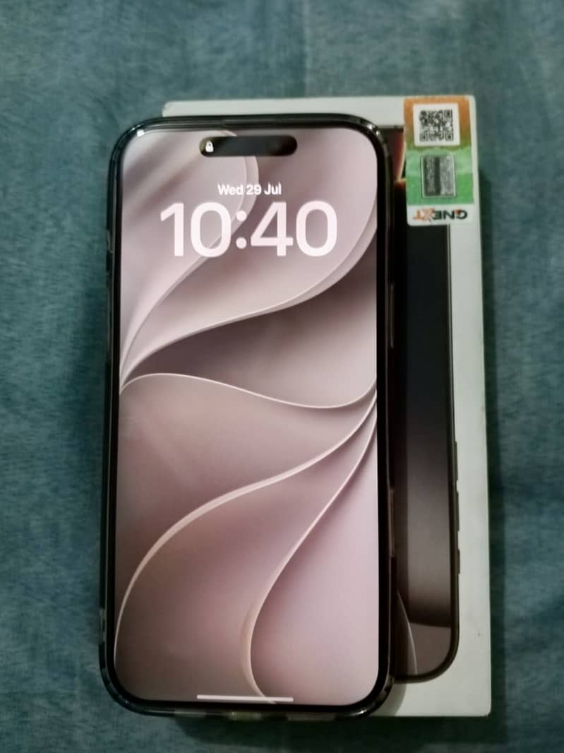 Apple iPhone 16 Pro Max 1