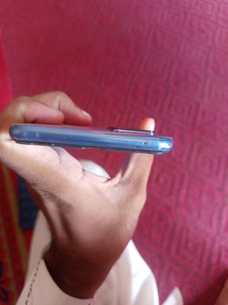Vivo V21e 4