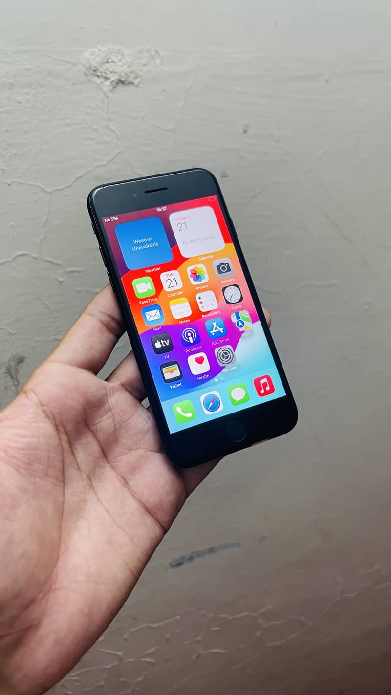 iPhone SE 3rd generation 7
