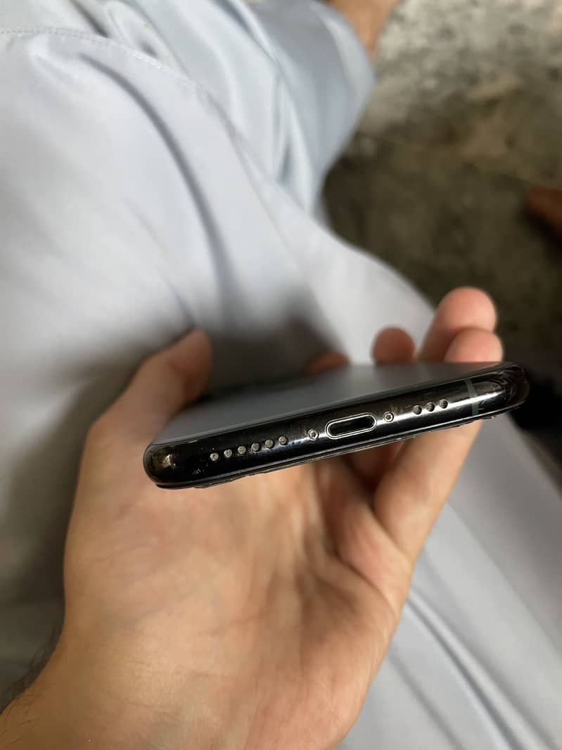 Apple iPhone 11 Pro 3