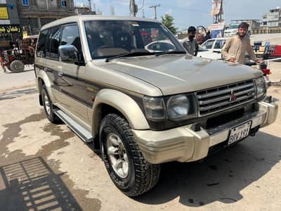 Mitsubishi Pajero 1992