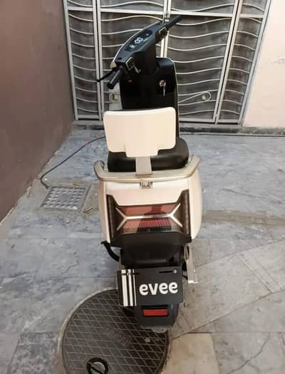 Evee C1 scooty 2023 model all okay  for sale