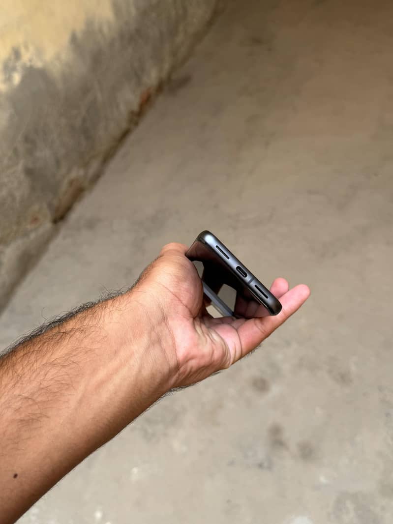 Google Pixel 8 4