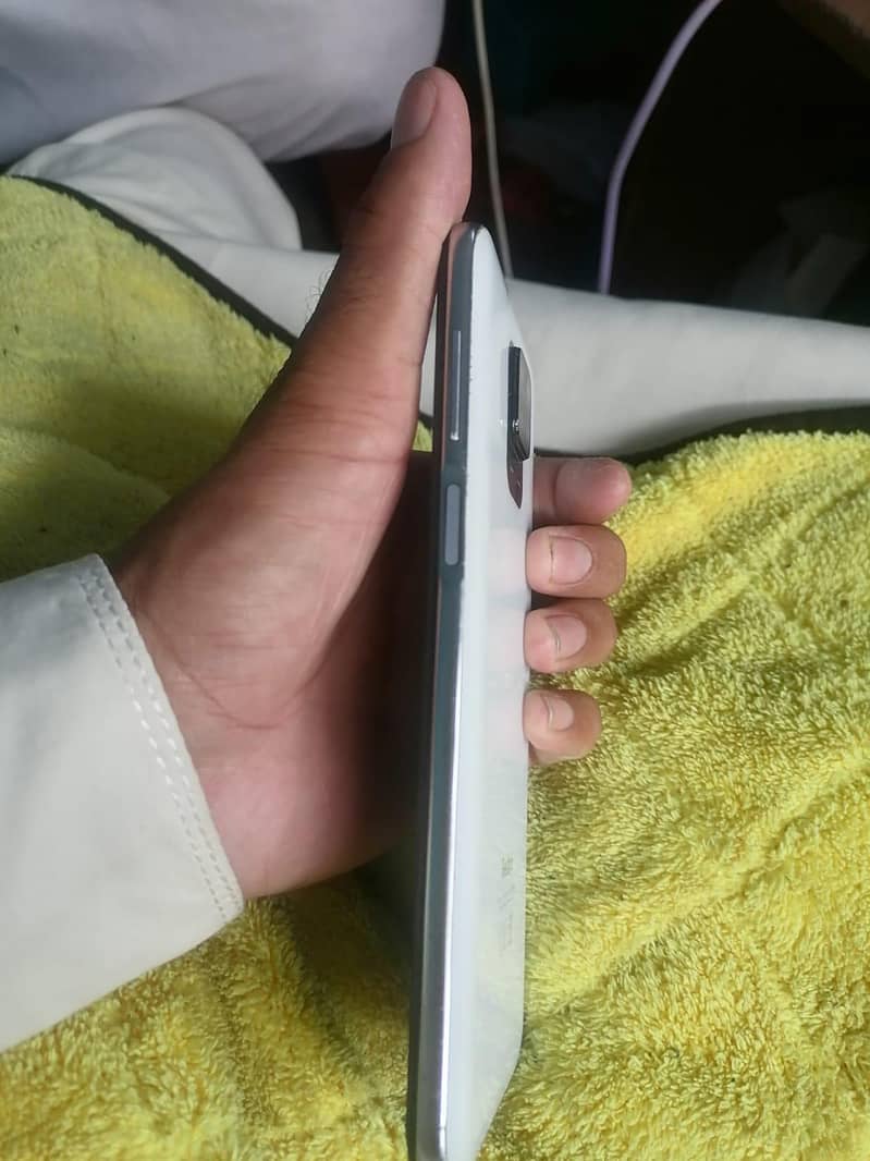 Xiaomi Redmi Note 9 Pro 3